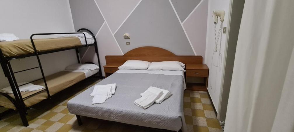 Hotel Astoria Риччоне Экстерьер фото