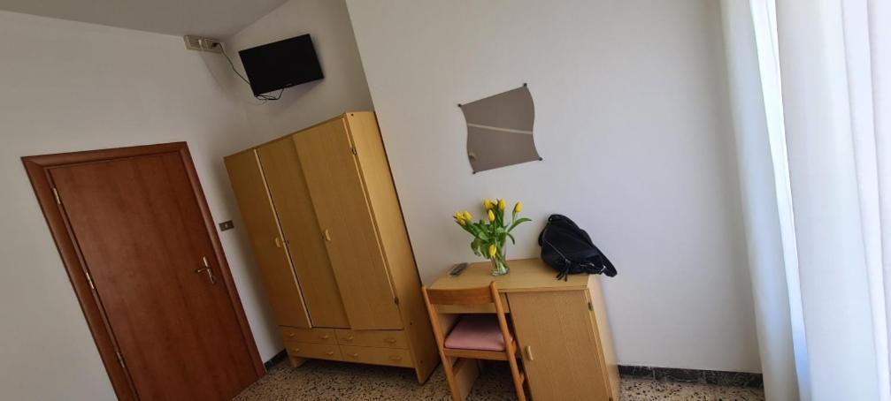 Hotel Astoria Риччоне Экстерьер фото