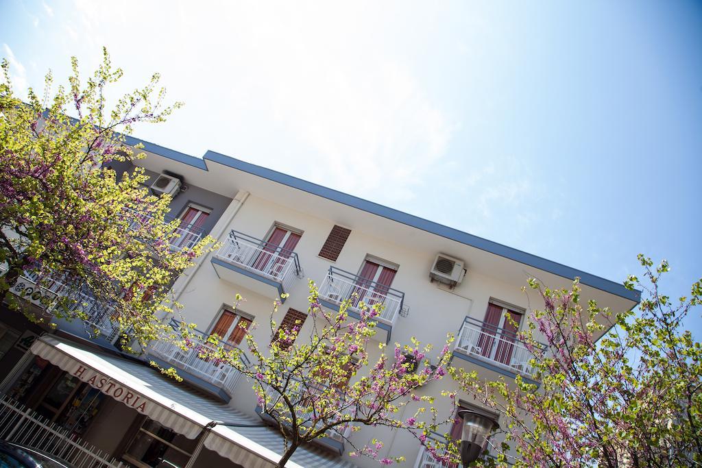 Hotel Astoria Риччоне Экстерьер фото